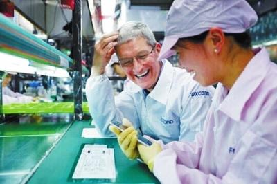 库克来中国印象深刻的是见了一个生产线女工