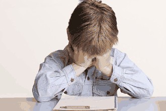 总理的报告，给8类人泼了“凉水”