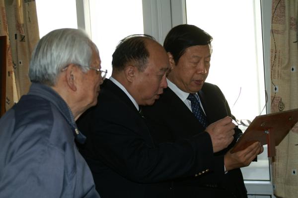 原央行行长戴相龙最新专访：退休后大部分时间和家人在一起