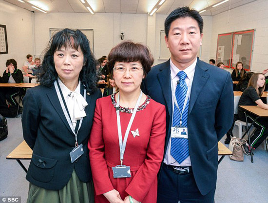 一个英国中学请来了5个中国老师之后 