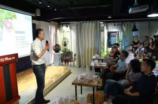 张口闭口新媒体 10万+才是硬道理
