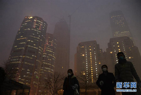 北京在雾霾更严重的今天，解除了红色警报……