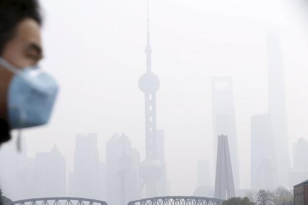 我们在这吸雾霾，他们在想着赚钱了……