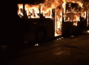 银川公交起火事件亲历者讲述生死时刻