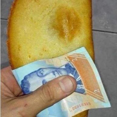 这个国家的纸币连小偷都看不上……