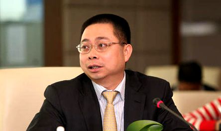 那个叫我“兄弟”的姚振华