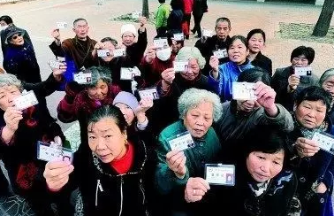 “老人有钱，不骗他们骗谁？”中国人，请看好你家老人！