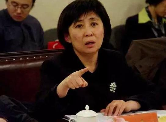万科两任独董连轰宝能背后：学者公信力正被疯狂透支
