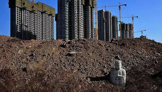 西安三居室一年暴涨近百万，开发商后悔低价卖房，大呼：我违法了！我要告业主！