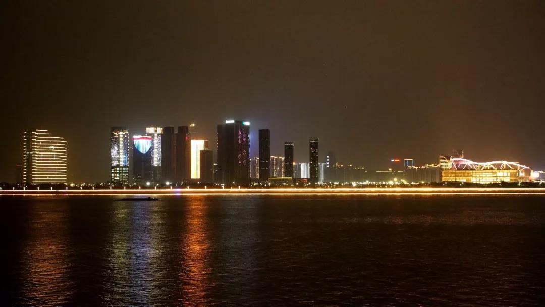 杭州房价也涨不动了，地价最高已下跌三成！几十宗高价地裸泳！