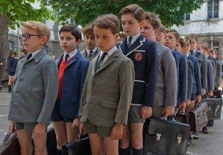 法国中小学想废除“爸爸妈妈”的叫法，网友炸了！