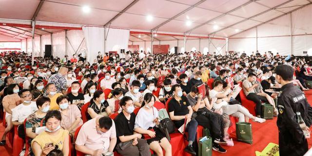 恒大14盘齐开受热捧，销售额破150亿