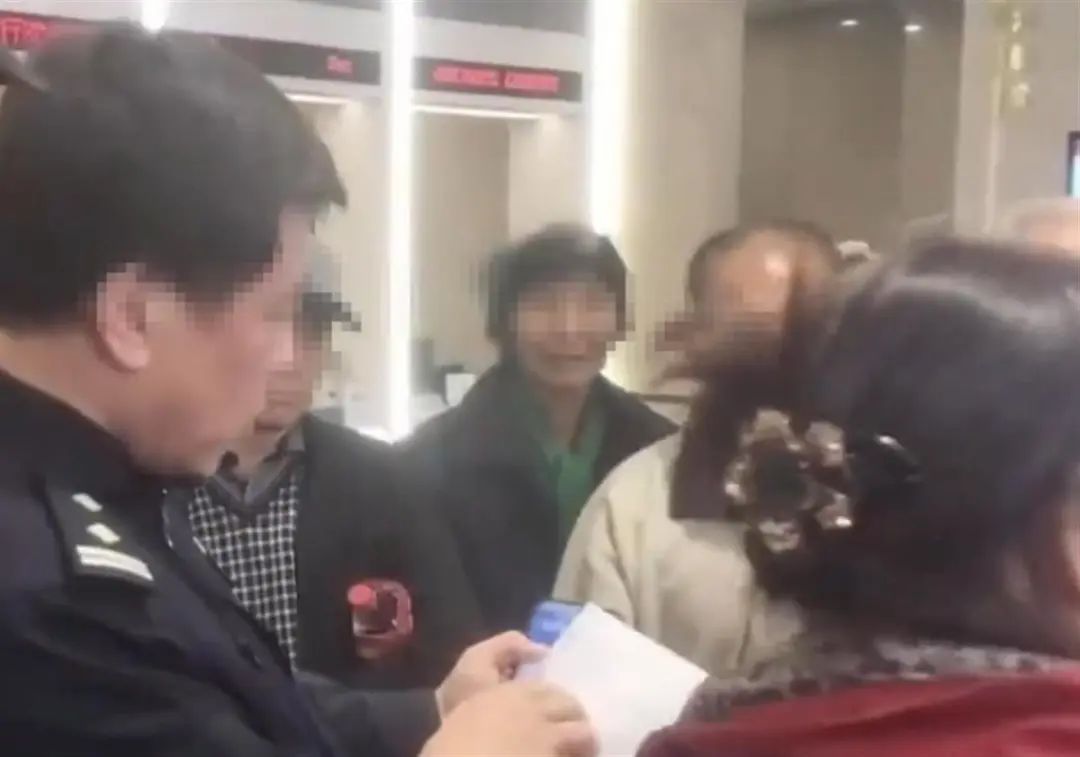 40多万存银行取款时余额为零？警方通报