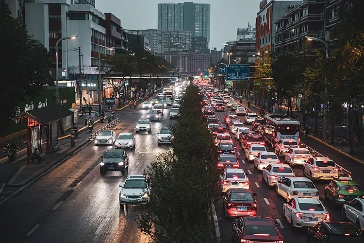 又一个万亿产业，正在押注川渝