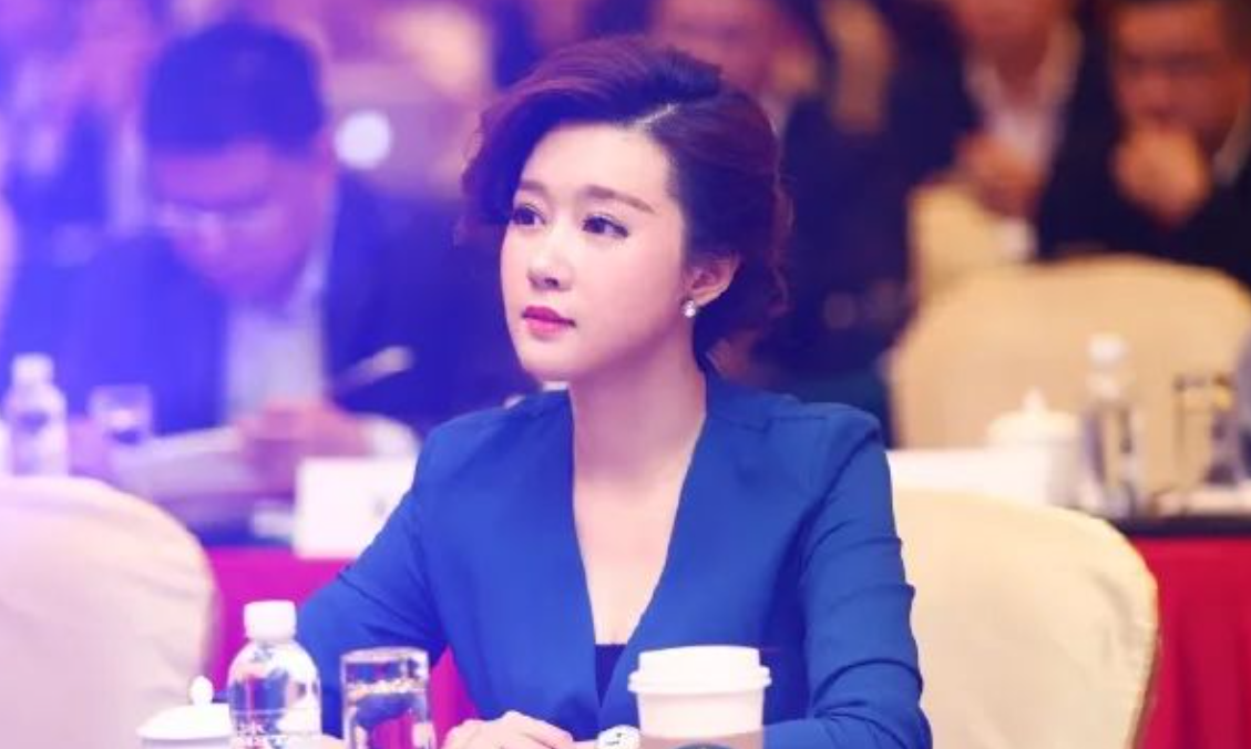 杉杉股份突然公告！80后继母上任，此前是财经女主播