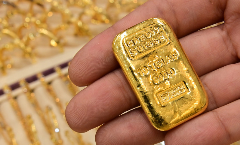 黄金又创新高，逼近4600美元！世界动荡不安