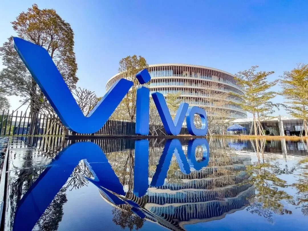 手机行业“果”的竞赛，vivo选择回到“因”的深耕