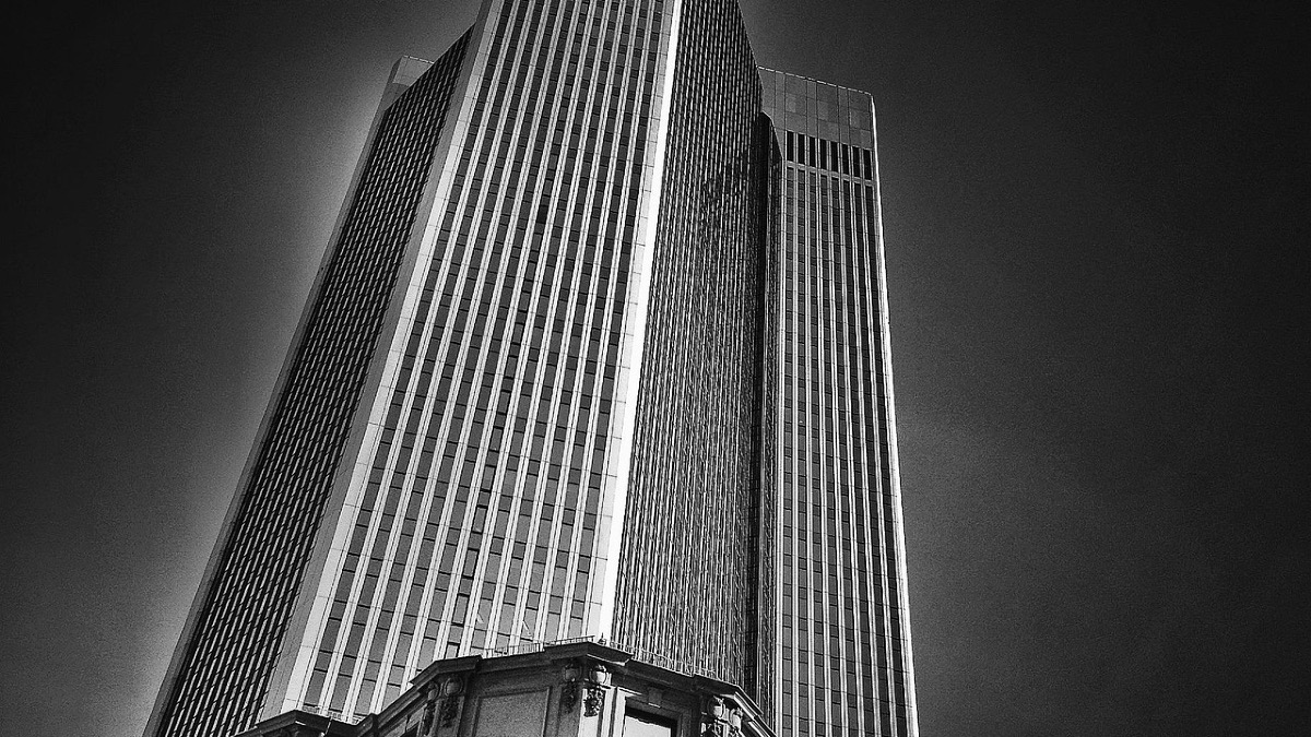 棒杰股份：光伏项目1.4亿补贴款纠纷达成调解，年报披露后或被实施退市风险警示