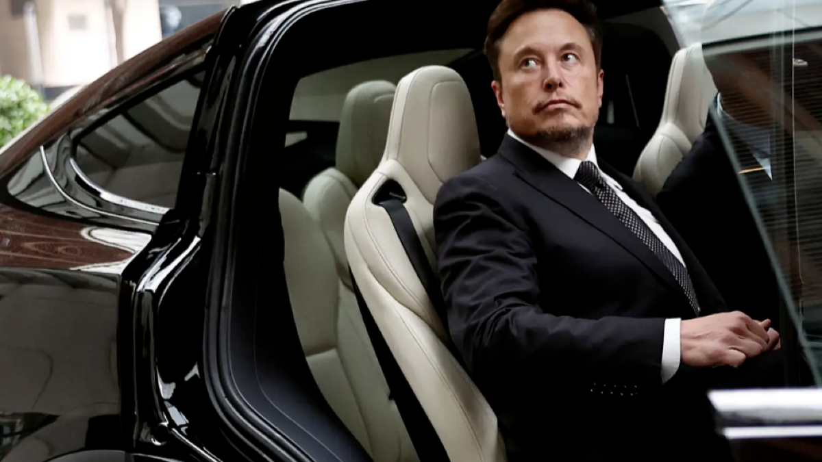 黄仁勋一句话，美股大爆发！万亿美元市场正式启动