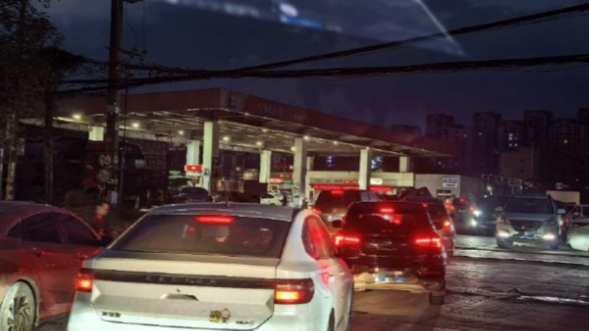 A股跌懵了，比亚迪涨疯了！油车车主看哭了