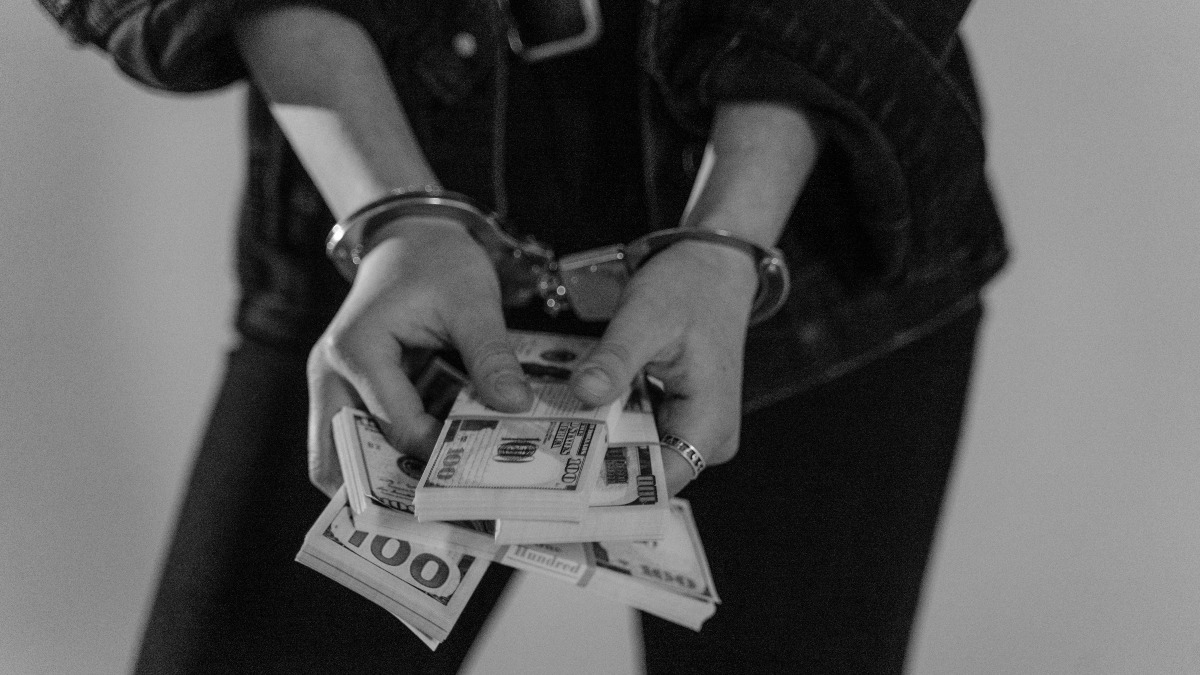 泰康全国销冠诈骗被抓！涉案4亿，高净值客户集体踩雷