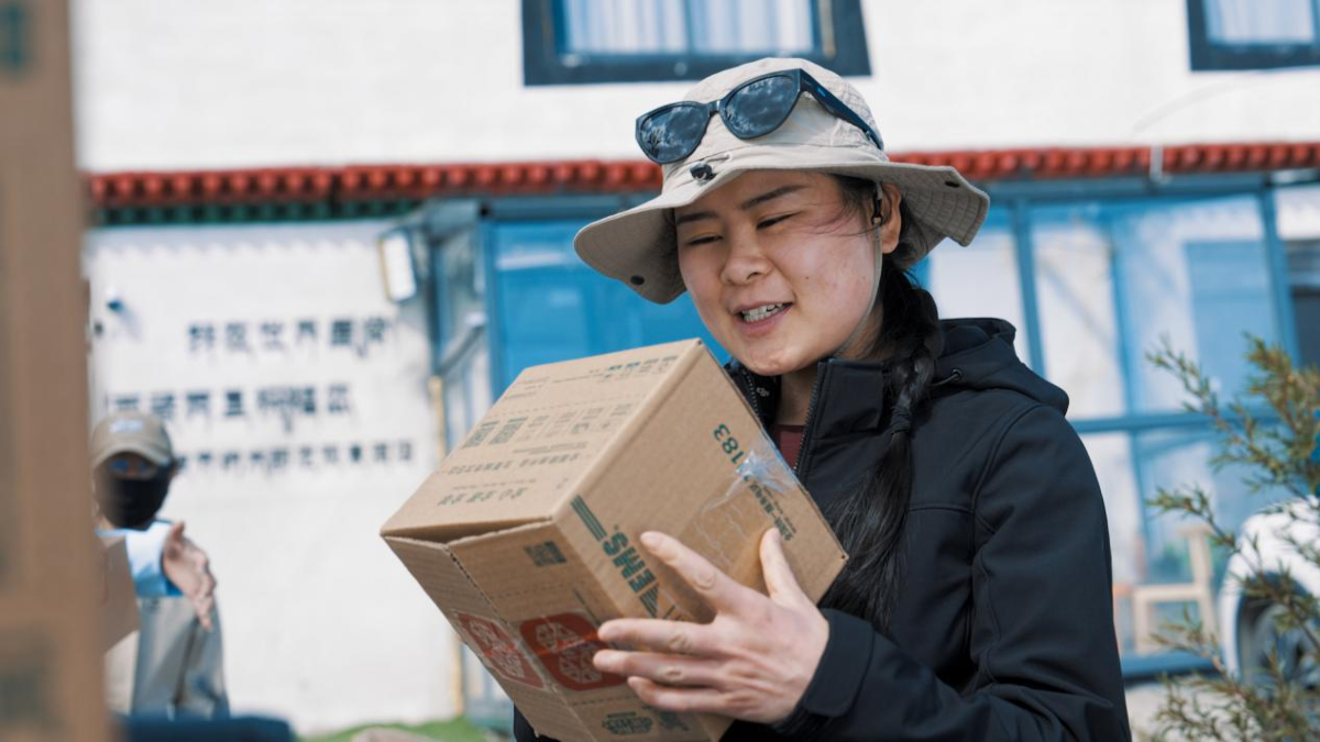 冈仁波齐的“数字天路”：拼多多“电商西进”托起浙江女子的4600米创业梦