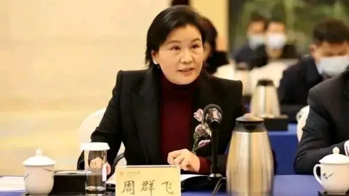 中国女首富诞生 4亿现金香港“扫楼”