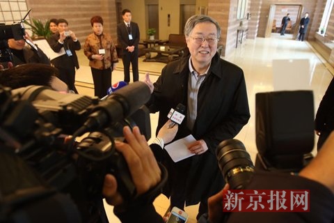 周小川:供给侧结构性改革 财政政策能够发挥更好作用